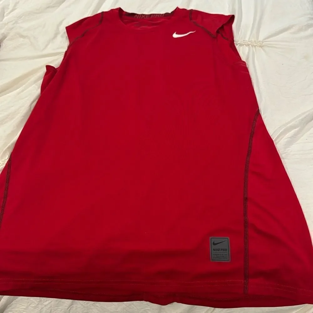 Nike pro tank top size medium red